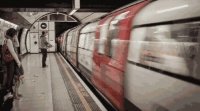 我和一个清华女教授聊了聊:2020年,该买房,还是该炒股?