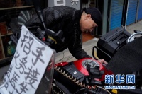 “愿所有披星戴月之人,都有千万星辰守护”