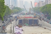 记者探访市区重点项目现场 交通建设按下“加速键”