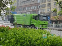 我市开启春季道路保洁模式 路面清扫延伸到乡镇