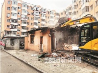 先锋路街道拆除160余处违建 为老旧小区"净院"