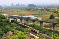 4月10日起全国铁路实施新的列车运行图 西宁乘火车可直达深圳