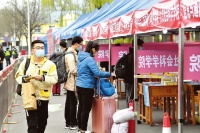 太原中北大学学子们有序报到