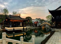 也许住在理想的社区里,时光真的会被偷走。