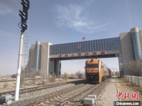 中国铁路货车首次采用“换轮”方式走出国门