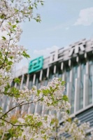 幸福乘以六次方,守护每一个正荣人