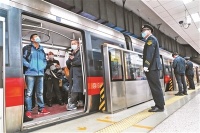 北京两条地铁线工作日早晚高峰实行“超常、超强”运行