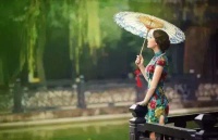 【 韶华四月】巧艺手绘油纸伞,妙笔勾勒好时光!