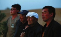 将消失的陕西毛乌素沙漠 离不开这一家四代人植树36年
