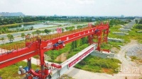 南沙港铁路中山段第一片梁架设成功