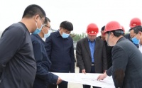 鞠世闻就已开工重点项目建设进行调研