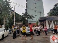 停车管理十疑问,柳州这个小区为收费问题闹翻了!