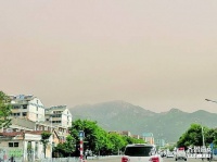 山东多地遭高空浮尘天,气象专家:这不是沙尘暴