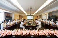为近2000护士献上节日温暖，世茂海峡坚守公益事业情怀