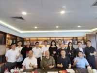 金钟集团董事长参与华本企业家交流会,共拓行业发展新思路!