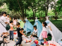 当“地摊经济”遇上“10后”,原来可以这么玩儿!