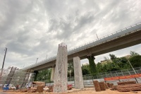 芙蓉大道快改万家丽路特大桥首座桥墩浇筑完毕