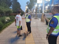 经开区开展不文明养犬劝导、制止行动,违规养犬最高罚五千!