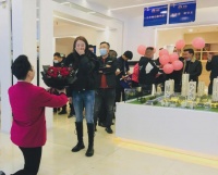30辆宝马，男子求婚空姐！