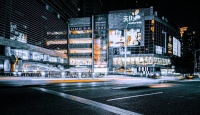北京楼市再回不限价时代，龙湖等房企加速推货与谨慎补仓