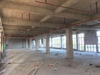业主拦省委书记视频爆火背后：三亚翠景蓝湾停工三年陷烂尾困境