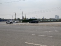 瑞丽卯喊路弄莫湖段景观带绿化开始施工
