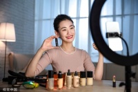 网红经济发展迅速,直播卖房有机会成为未来卖房新趋势吗?
