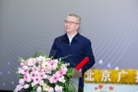 电影《草原上的萨日朗》上线,内蒙深山的“小红花”是时代的缩影