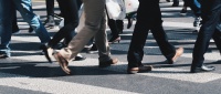 1.8万/胎生育补贴，一座收缩城市的“自救”