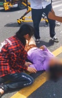 路遇车祸挺身而出，两名巴乐兔年轻人温暖人心