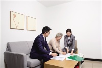 一个月随签率从74%升至96.79%