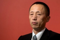 将背水一战！万科郁亮：助理给我订机票就不会买头等舱，要省吃俭用、减少浪费...