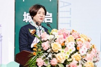 秉承工匠精神 铸就民族品牌 ——专访广东坚朗五金制品股份有限公司副总裁白宝萍