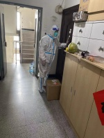 冯涛：管控区内日行2万多步，物业人穿梭楼宇协助疫情防控