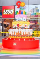 乐高集团九十周年 “缤纷庆生蛋糕”亮相上海
