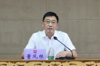 光明集团助学子圆梦大学