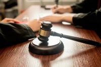 一日内8次被列为被执行人，建业“没有能对外回应的内容”