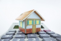 “提前还贷潮”来了！有人排队3个月，120万在手里很难熬！有人4次还完90万，月供1块抵个税！有人羡慕：我们也不容易！银行：压力山大……