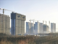 2月百城新房均价结束7连跌 环比下跌城市减至45个