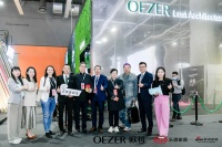 潮这儿看｜新浪家居主编团走进OEZER欧哲门窗