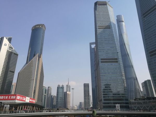投资格局生变 服务业接棒房地产