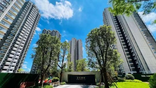 以爱筑家 石榴集团用品质交付迎业主荣归