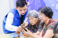 贝壳“我来教您用手机”五年温暖相伴，久久为功执善而行