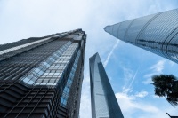 盖房遭邻居搞破坏双方起争执，邻居阻碍装修怎么办？