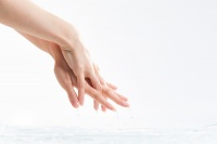 卫生间装马桶好还是蹲厕好？蹲便器和马桶哪个更卫生？