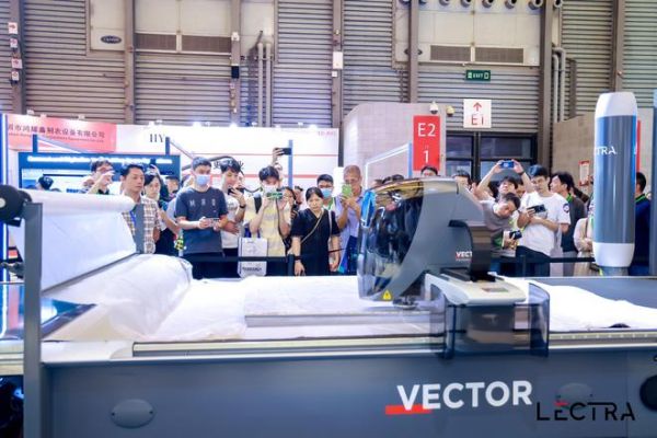 （力克与泉州海天携手，现场演示VectorFashion iC70 ）