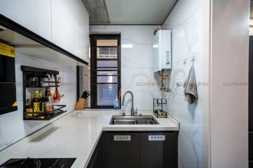125㎡现代简约风，冠珠瓷砖打造舒适通透的家居空间