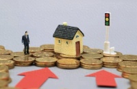 最大房产中介去年卖房3万亿，谁在买房？正式下场拿地什么信号？