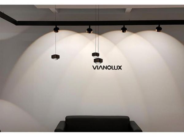 VIANOLUX唯亚司亮相德国法兰克福Lighting+Building展，欧洲客户反响热烈