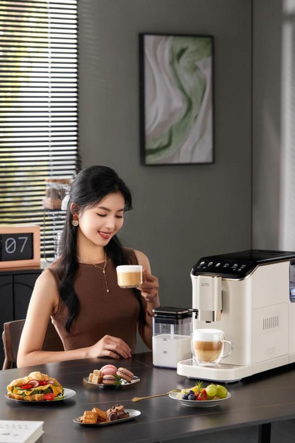 拒绝单一饮品，CASO卡梭全自动咖啡机彩屏版7大菜单精准狙击味蕾